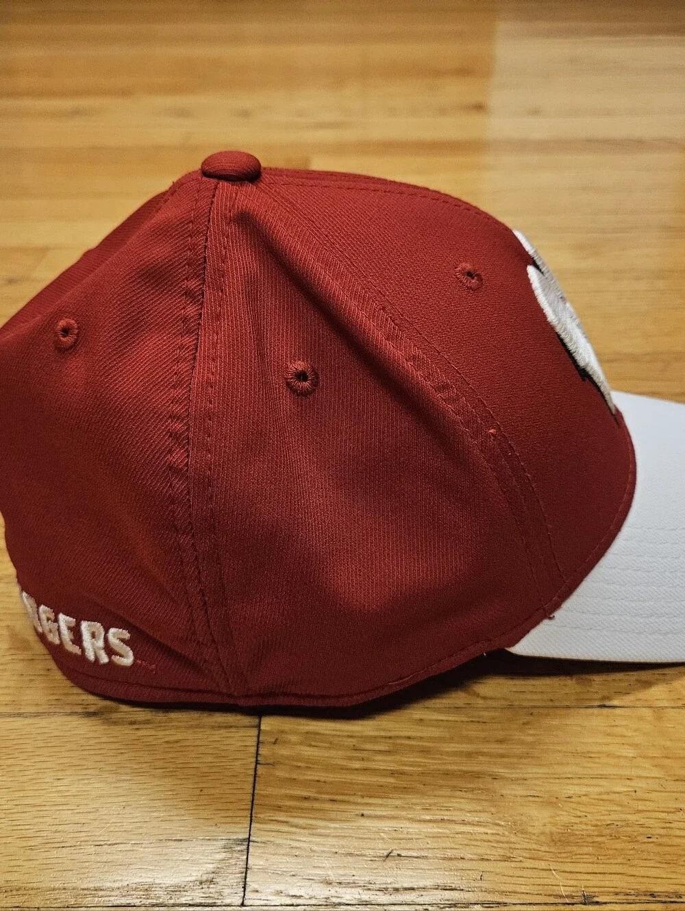 University Of Wisconsin Badger Adidas Baseball Hat Size L/XL
